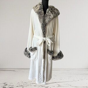 Pottery Barn Faux Fur Ombre Robe in a white/cream color with a gray/brown Size L